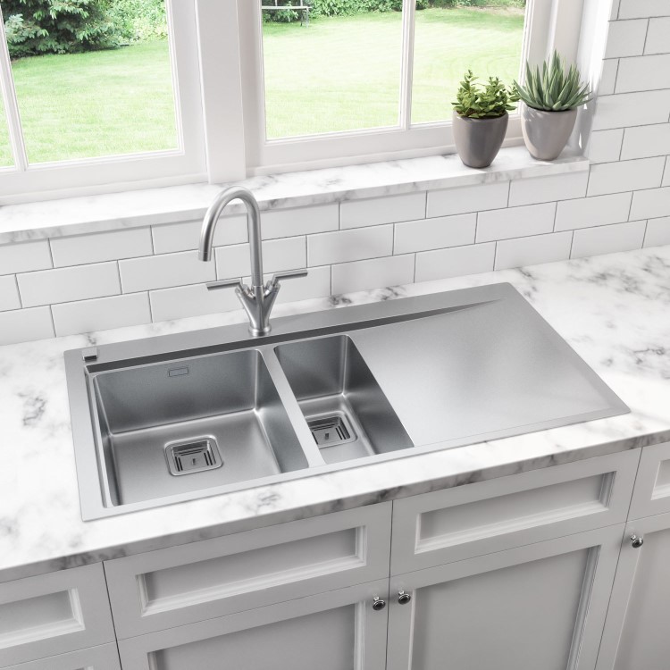 GRADE A3 - 1.5 Bowl Chrome Stainless Steel Kitchen Sink with Right Hand Drainer - Taylor & Moore Oakley