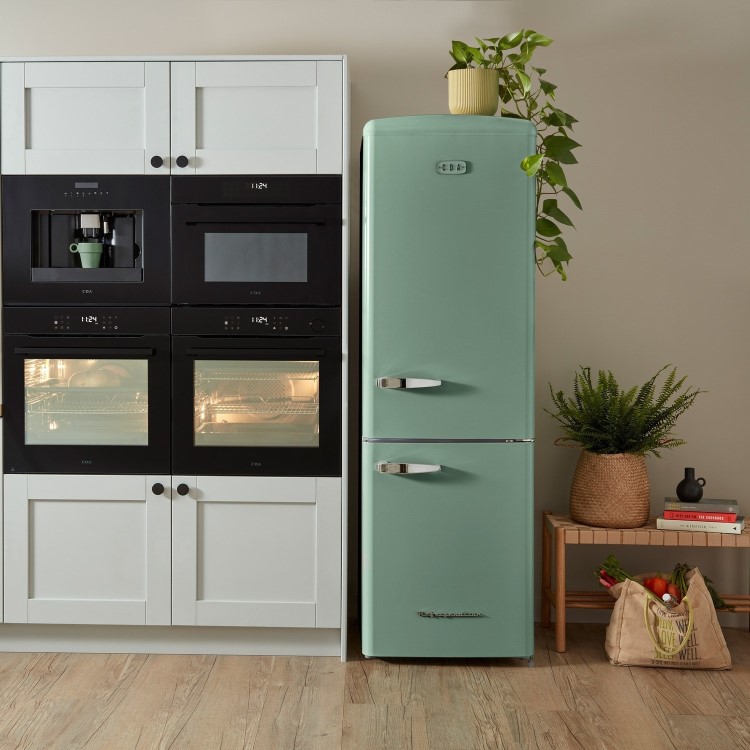 CDA 330 Litre 60/40 Retro Freestanding Fridge Freezer - Florence Meadow