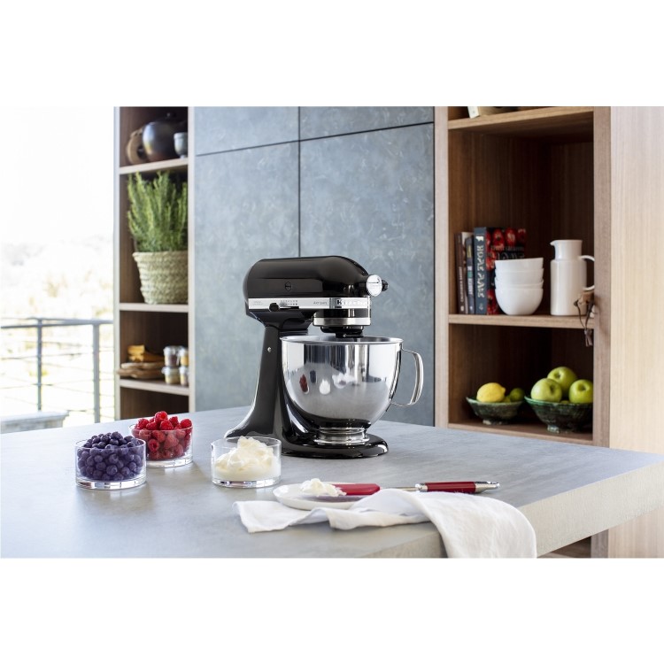 KitchenAid Artisan Stand Mixer with 4.8L Bowl in Onyx Black