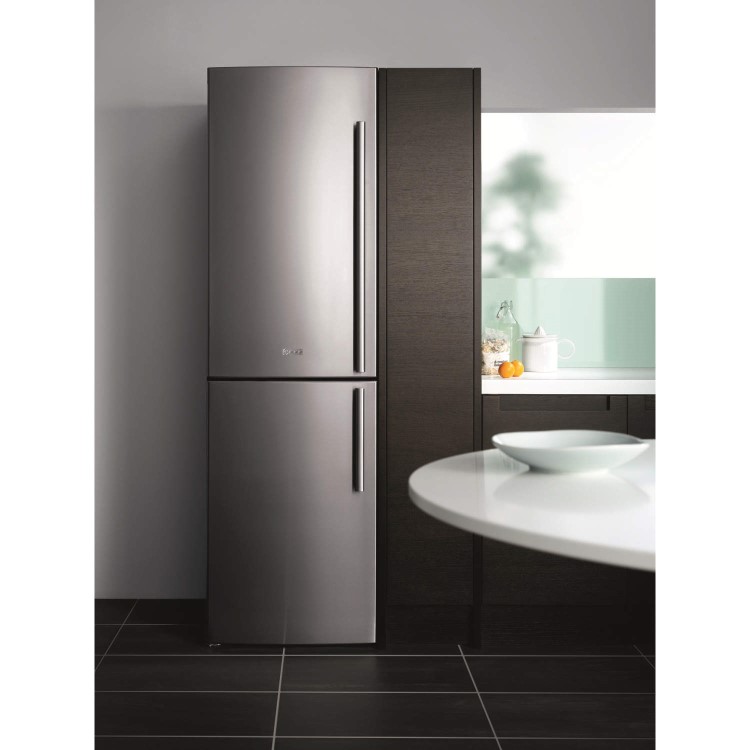 Neff K5886X4GB Frost Free Freestanding Fridge Freezer in stainless steel doors