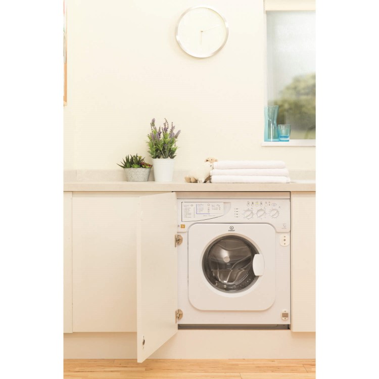 Indesit 7kg 1400rpm Integrated Washing Machine - White