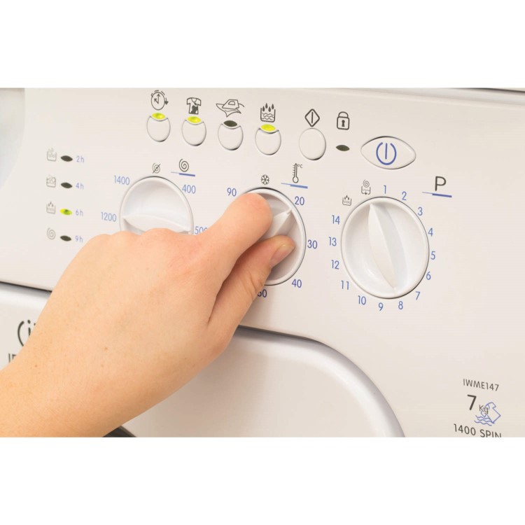 Indesit 7kg 1400rpm Integrated Washing Machine - White