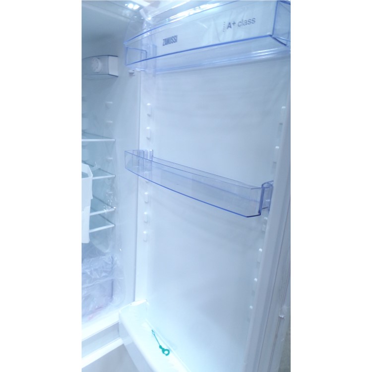 GRADE A3 - Zanussi ZBB28441SA 54cm Wide 70-30 Integrated Upright Fridge Freezer - White