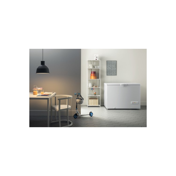 Indesit OS1A250H 251 Litre Chest Freezer 70cm Deep Fast Freeze 100cm Wide - White