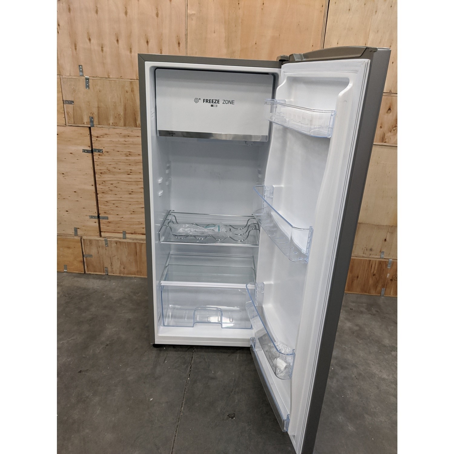 hisense rr220d4ab21 fridge