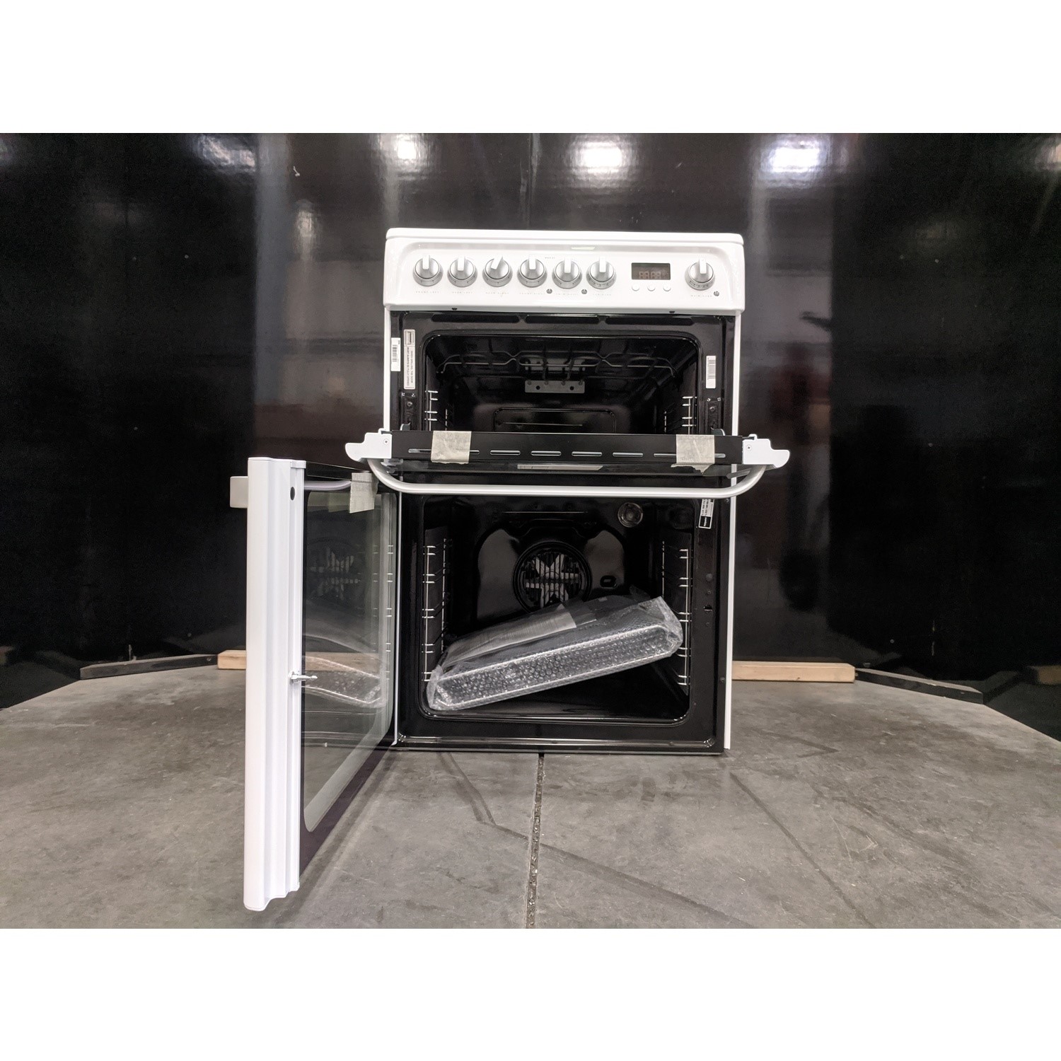 Refurbished Hotpoint Ultima Hue61ps 60cm Double Oven Electric Cooker White 781781311hue61ps 9059