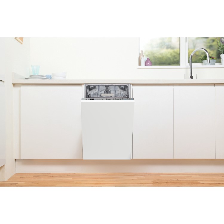 Indesit Push&Go Integrated Slimline Dishwasher