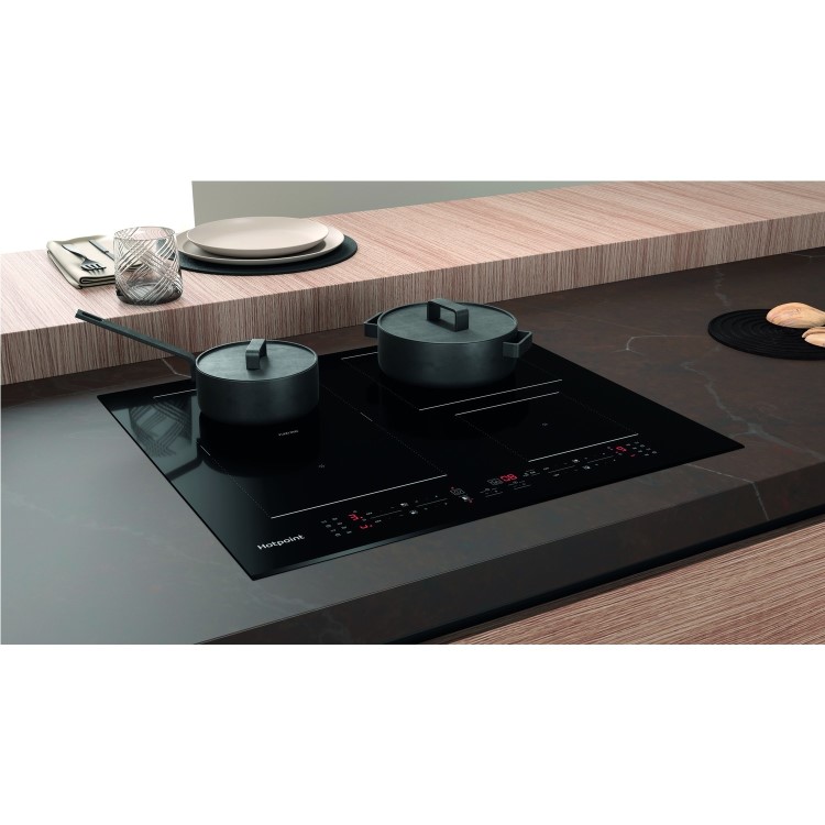 Refurbished Hotpoint TB7960CBF 59cm 4 Zone Induction Hob with Flexi Zone