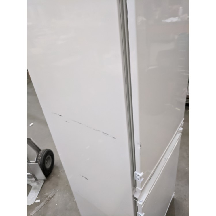 Refurbished Beko BCSD173 Integrated 271 Litre 70/30 Upright Fridge Freezer White