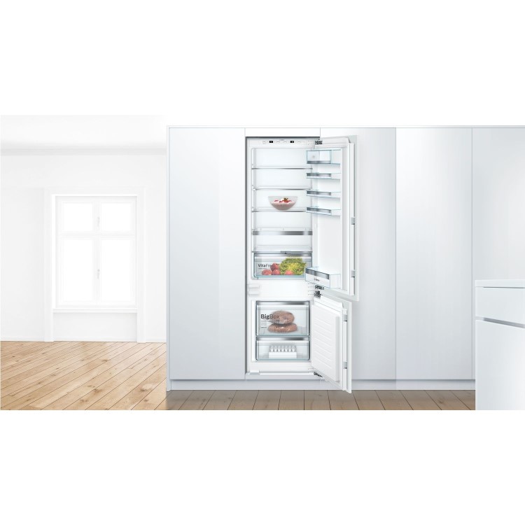 Refurbished Bosch Serie 6 KIS87AFE0G Integrated 270 Litre 70/30 Low Frost Fridge Freezer White