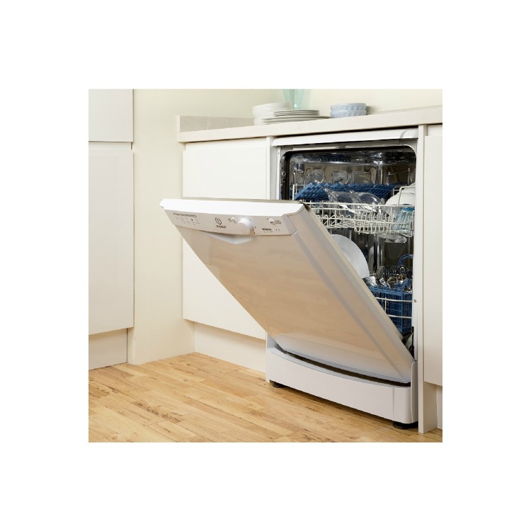 Refurbished Indesit DSFO3T224ZUKN 10 Place Freestanding Dishwasher White