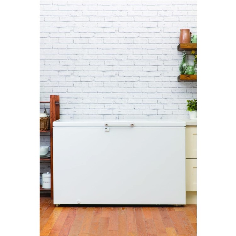 Hotpoint CS1A400HFMFA 390 Litre Chest Freezer 70cm Deep  141cm Wide - White