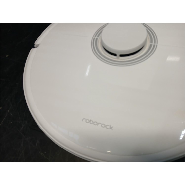 Refurbished Roborock Q7Max+ Robot Vacuum Cleaner with Self-Emptying Station White