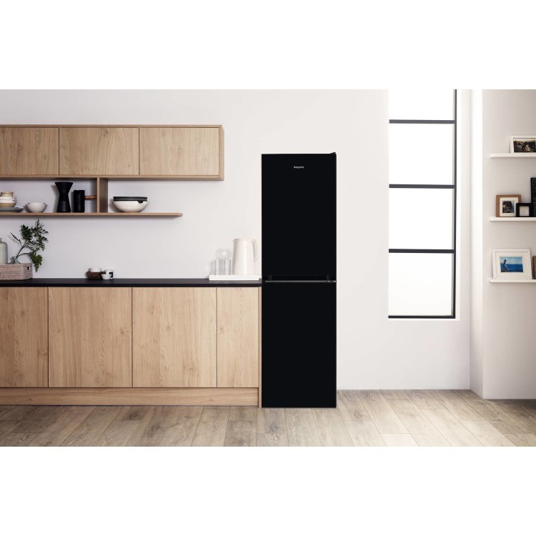 Hotpoint 248 Litre 50/50 Freestanding Fridge Freezer - Black