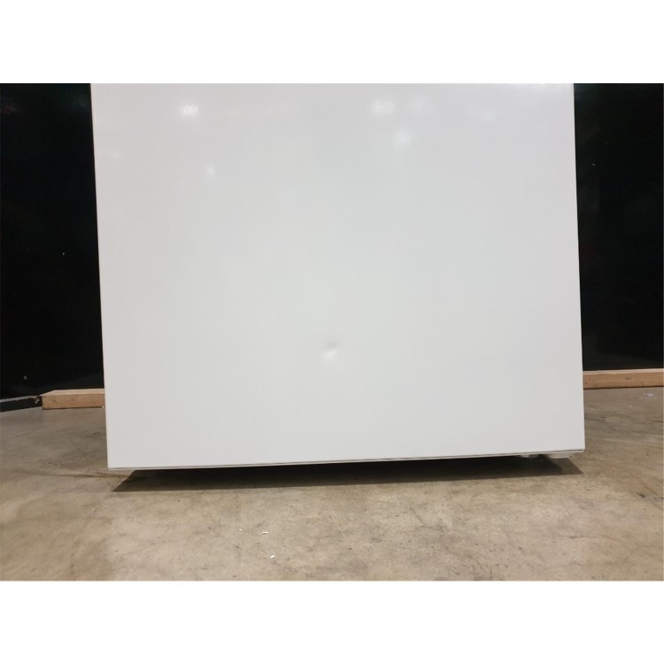 Refurbished Hotpoint H7X83AW2 Freestanding 335 Litre 60/40 Frost Free Fridge Freezer White