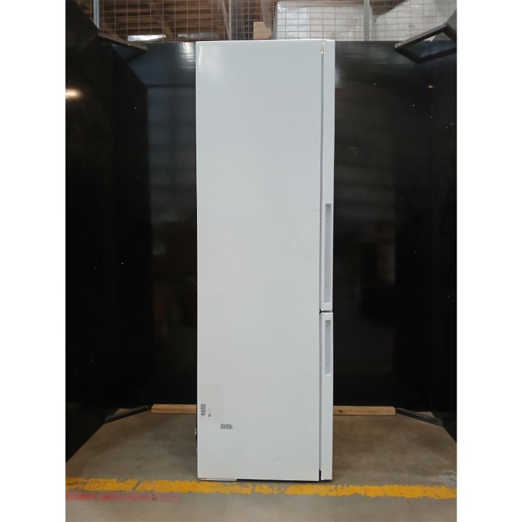 Refurbished Bosch Series 6 KGE49AWCAG Freestanding 413 Litre 60/40 Fridge Freezer White