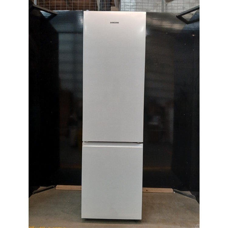 Refurbished Samsung Series 5 RB38C602CWW Freestanding 390 Litre 70/30 Fridge Freezer White