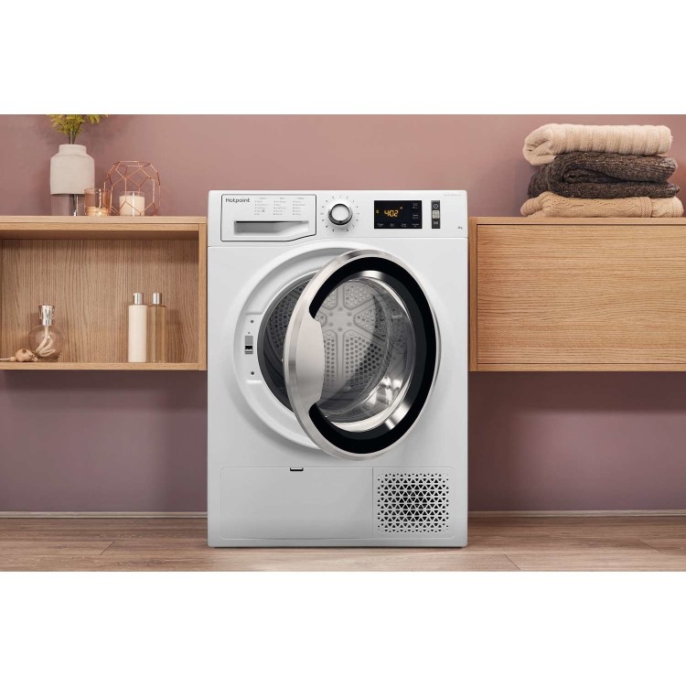 Refurbished Hotpoint ActiveCare NTM1182XB Freestanding Heat Pump 8KG Tumble Dryer White