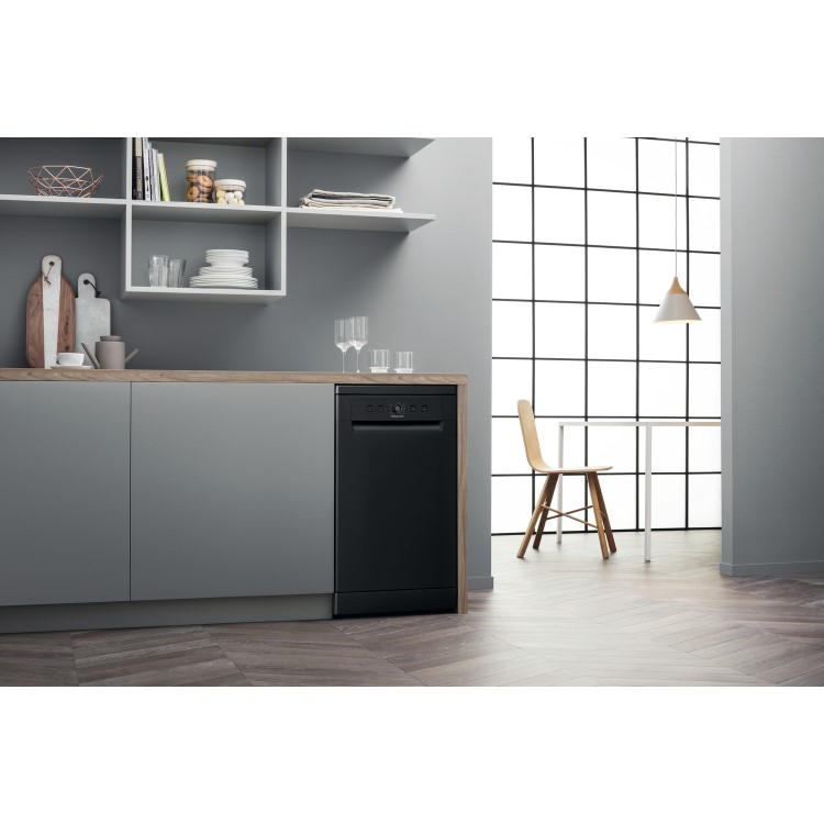 Hotpoint Aquarius 10 Place Settings Freestanding Slimline Dishwasher - Black