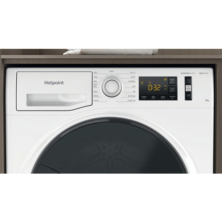 Hotpoint ActiveCare 9kg Heat Pump Tumble Dryer - White