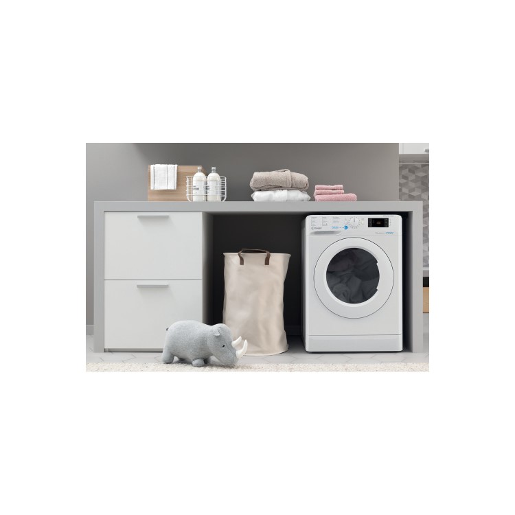 Refurbished Indesit BDE96436XWUKN Freestanding 9/6KG 1400 Spin Washer Dryer White