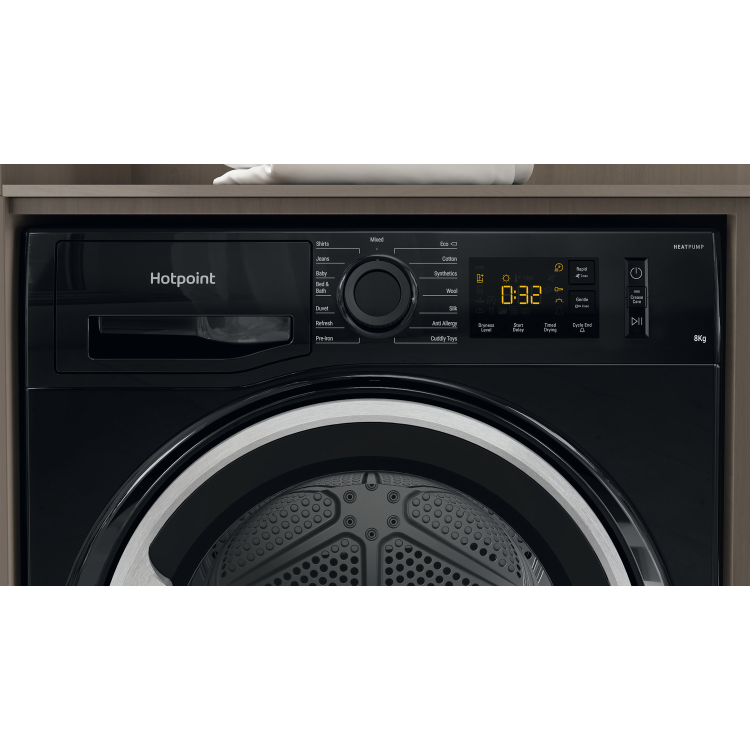 Hotpoint Crease Care 8kg Heat Pump Tumble Dryer - Black