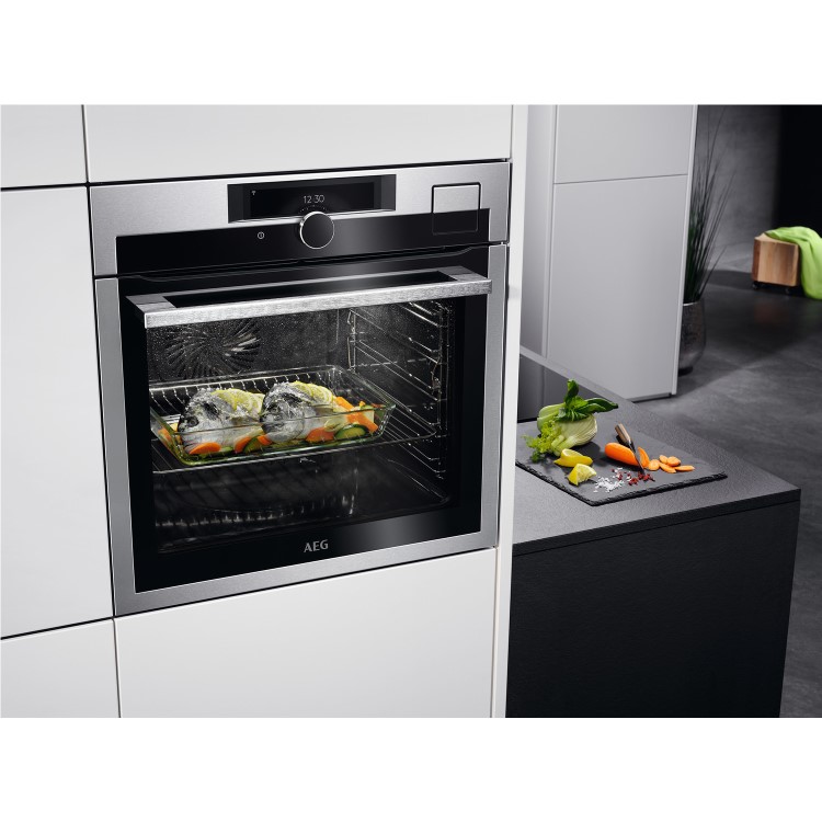 Refurbished AEG 9000 SteamPro BSE998330M 60cm Single Built In Electric Ovenl Black