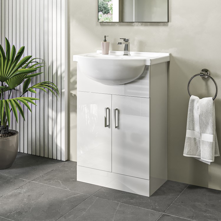 Close Coupled Toilet and 550mm Basin Vanity Unit Bathroom Suite - Classic