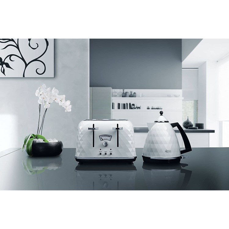 Delonghi Brillante Kettle and Toaster Set - White