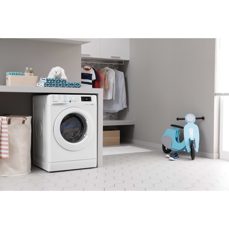 Refurbished Indesit BWE101685XWUKN Freestanding 10KG 1600 Spin Washing Machine White