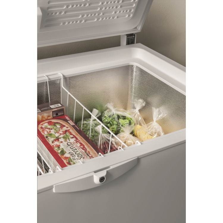 Hotpoint 394 Litre Chest Freezer - White