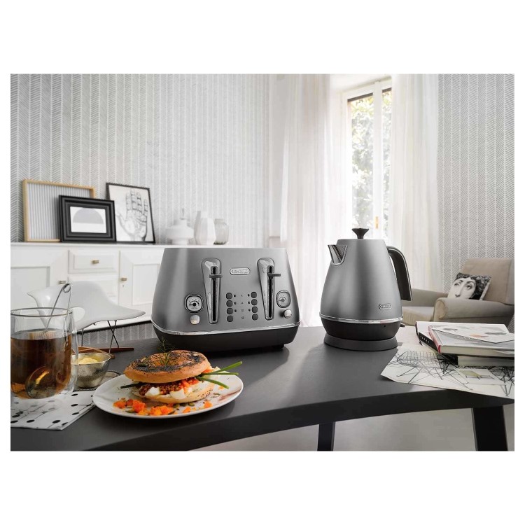 Delonghi De Longhi KBI3001.S Distinta 1.7 Litre Kettle - Finesse Silver