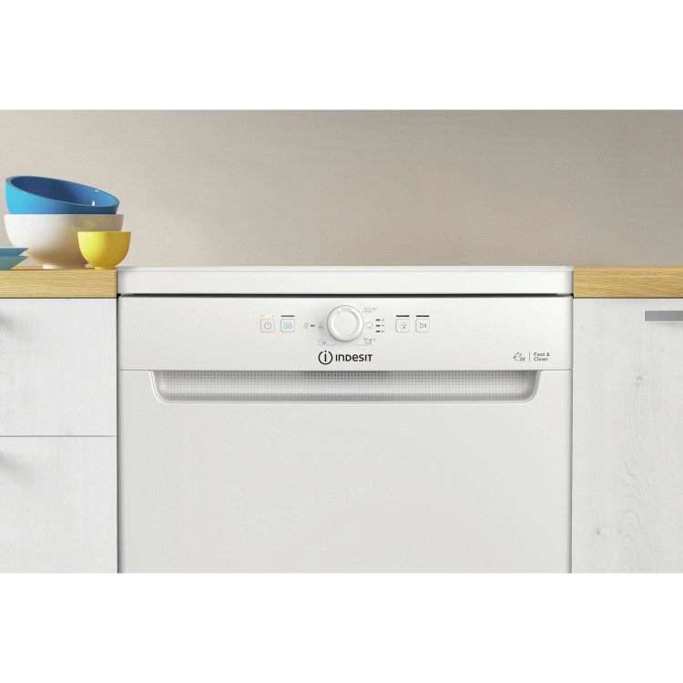 Refurbished Indesit D2FHK26UK 14 Place Freestanding Dishwasher White