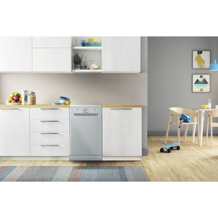 Indesit Freestanding Slimline Dishwasher - Silver