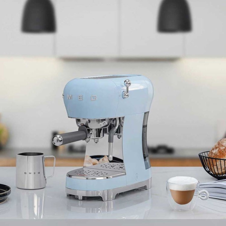 Smeg Retro Style Manual Espresso Coffee Machine with Milk Frother - Pastel Blue