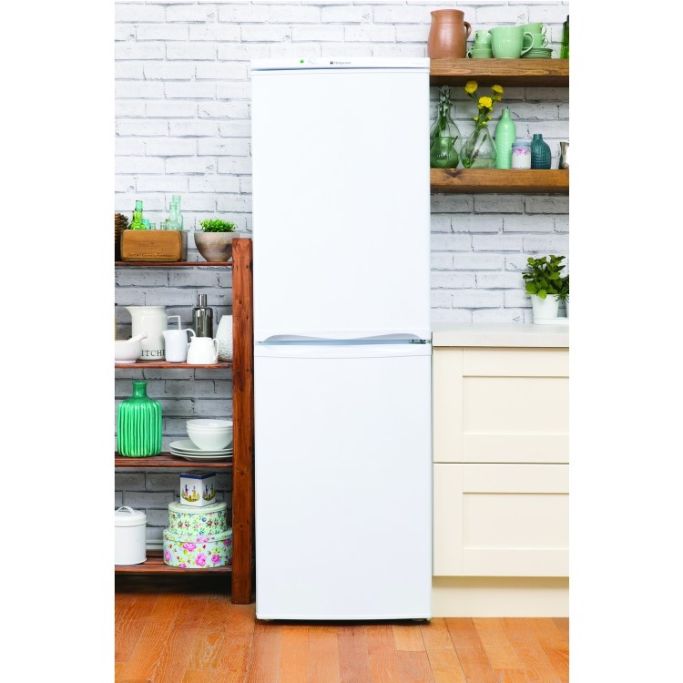 Hotpoint FFAA52P Frost Free Ice Diamond Freestanding Fridge Freezer Polar White