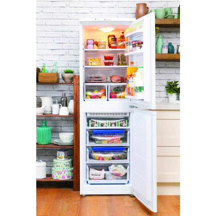 Hotpoint FFAA52P Frost Free Ice Diamond Freestanding Fridge Freezer Polar White