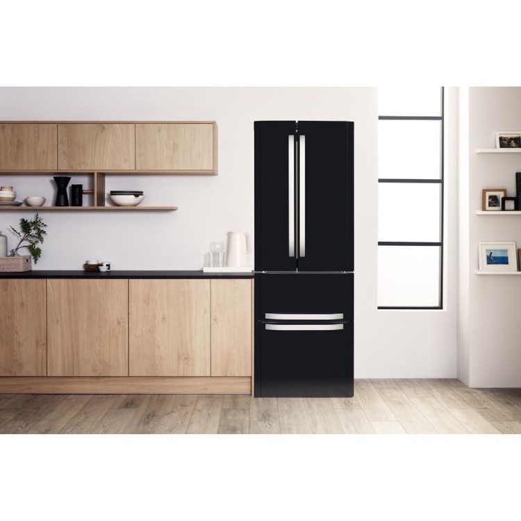 Hotpoint 399 Litre 60/40 Freestanding Fridge Freezer - Black