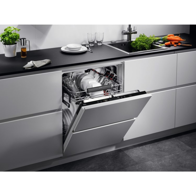 AEG Series 8000 SprayZone Integrated Dishwasher