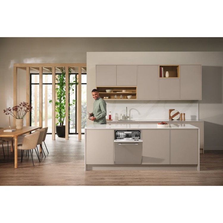 Miele 7000 Series Integrated Dishwasher - Smart Wi-Fi, B-Rated, Silver control panel