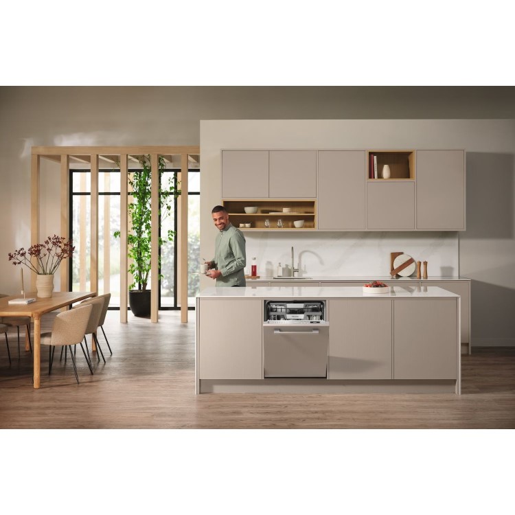 Miele 7000 Series Integrated Dishwasher - Smart Wi-Fi, B-Rated, Silver control panel