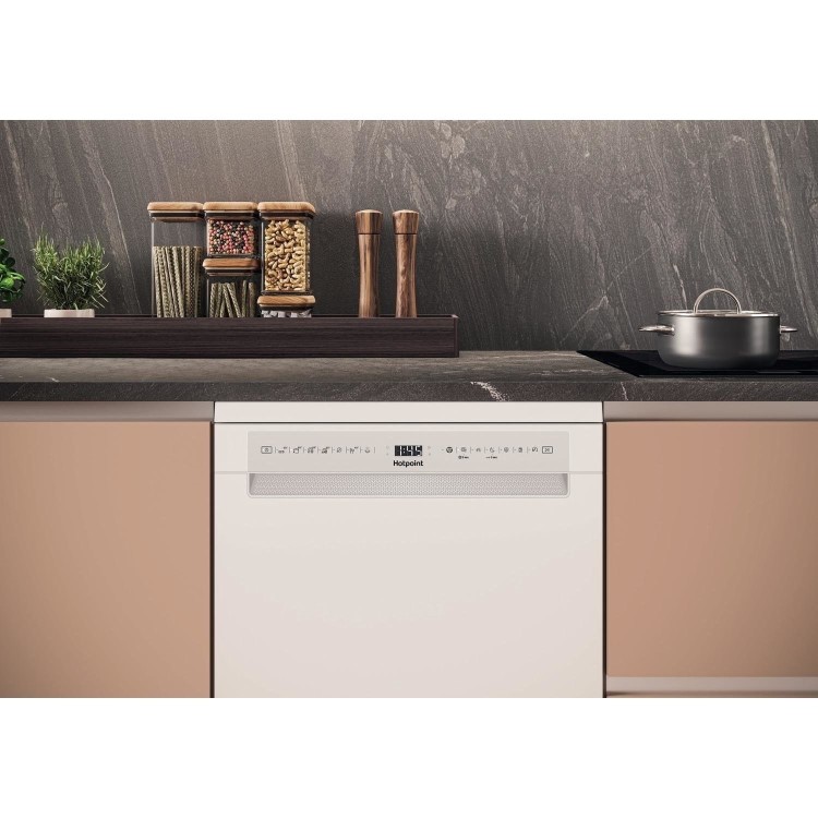 Hotpoint Maxi Space Freestanding Dishwasher - White