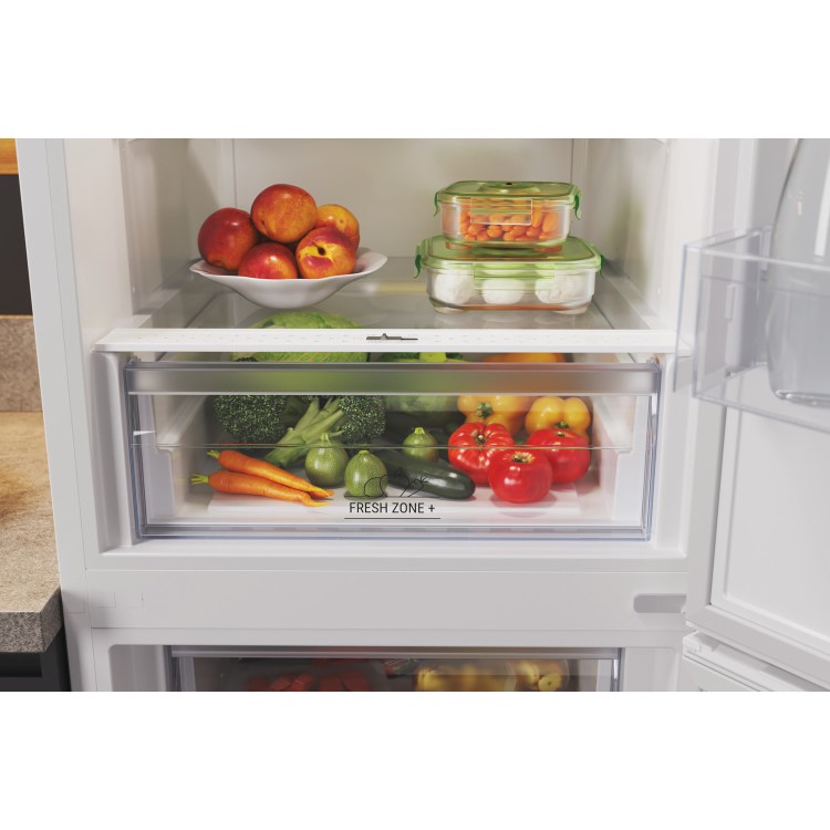 Hotpoint 322 Litre 50/50 Freestanding Fridge Freezer - White