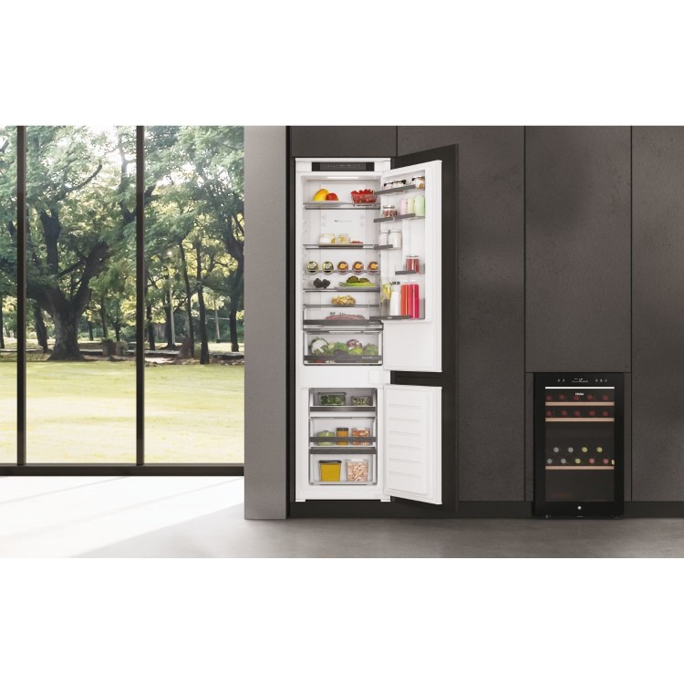 Haier Series 6 281 Litre 70/30 Integrated Fridge Freezer