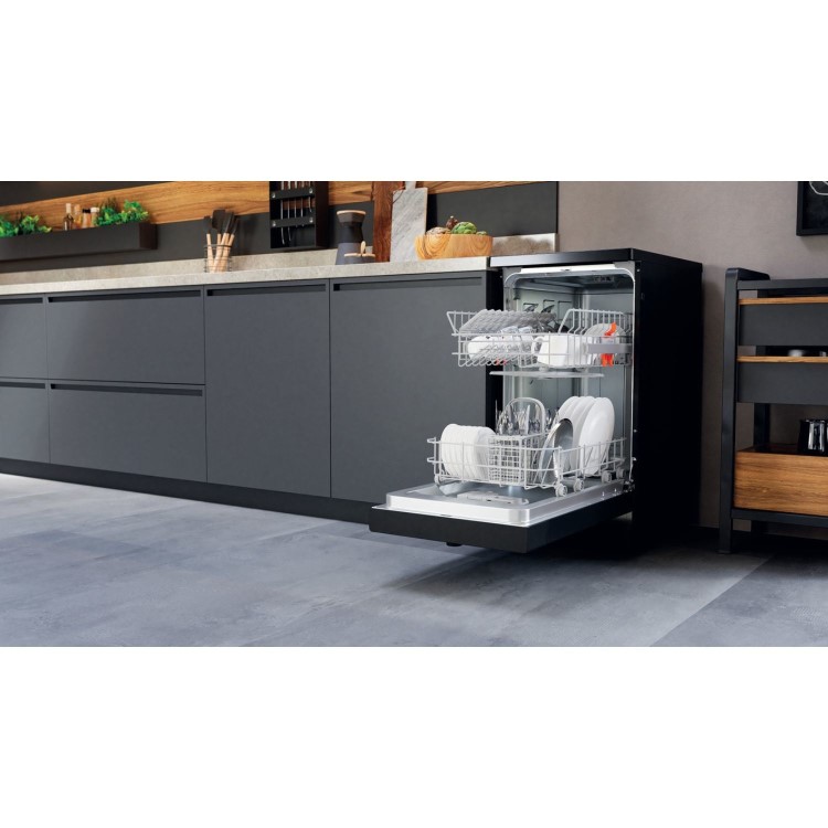 Hotpoint Freestanding Slimline Dishwasher - Black