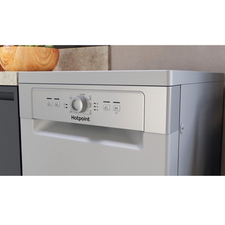 Hotpoint Freestanding Slimline Dishwasher - Silver