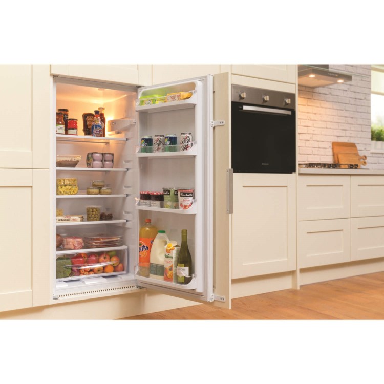 Hotpoint HS2322L In-column Integrated Fridge