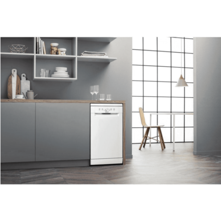 Hotpoint Aquarius Freestanding Slimline Dishwasher - White