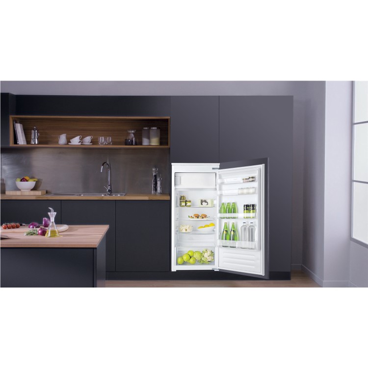 Hotpoint 171 Litre In-column Integrated Larder Fridge