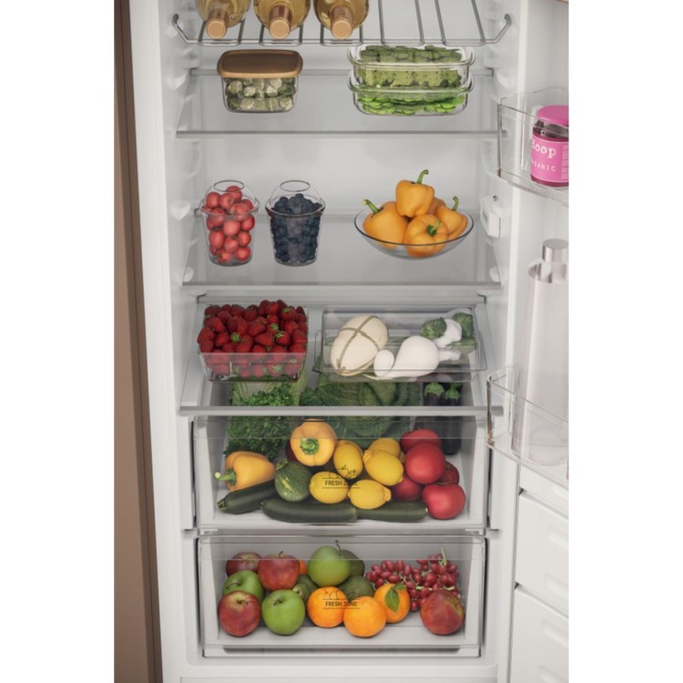 Hotpoint 262 Litre Integrated In-Column Fridge